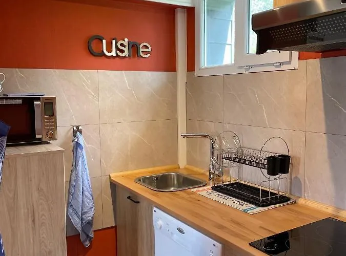 La Boussole Centre Station Proche אגון קוטוויל