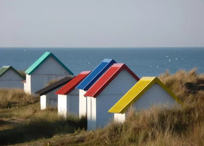 La Boussole Centre Station Proche * אגון קוטוויל