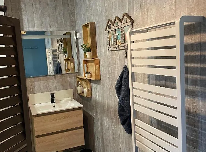 Hébergement de vacances La Boussole Centre Station Proche *